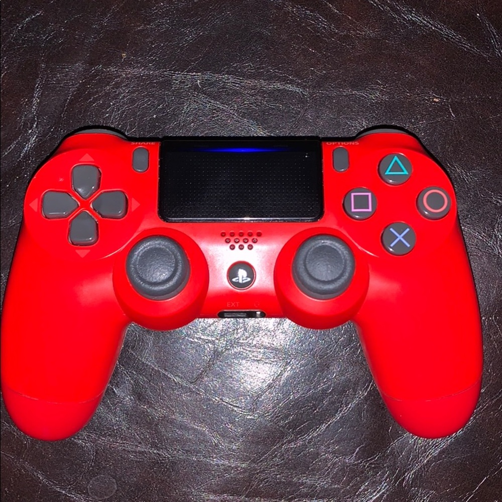 PS4 - Picture 3 of 4